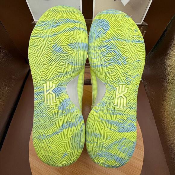 Nike Kyrie Flytrap IV Barely Volt Green Basketball Shoes Size 14 - Picture 5 of 11